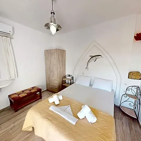 Alexandros Mykonos